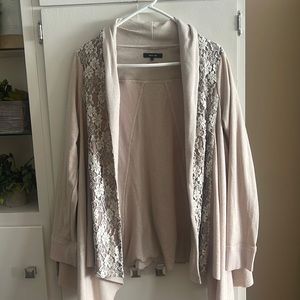 Beautiful cardigan with great details